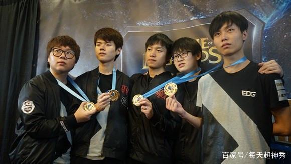 西蒙尼：巴埃纳在不同位置都能帮我们；我们有很大提升空间（西蒙尼：巴埃纳能胜任多位置助力球队，我们还有很大进步空间）