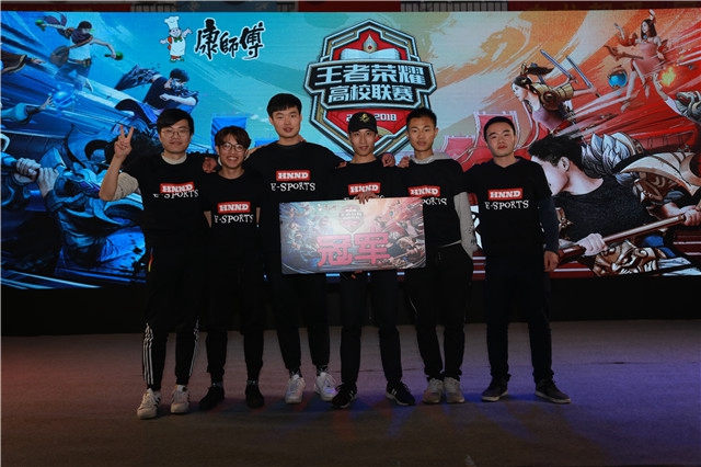 而青年梯队 而青年梯队