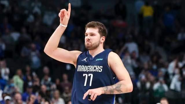 中超：广州队主场3-1击败深圳队